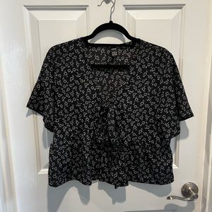 SHEIN Black White Floral Crop Blouse Size L